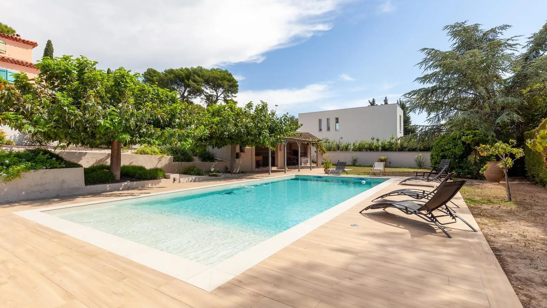 Appart Cocon Avec Piscine Et Jardin Marseille